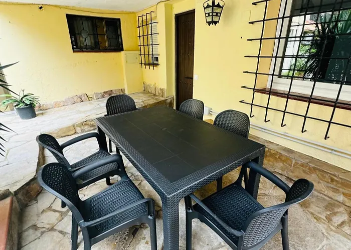 Piso Con Jardin, De Playa Fenals