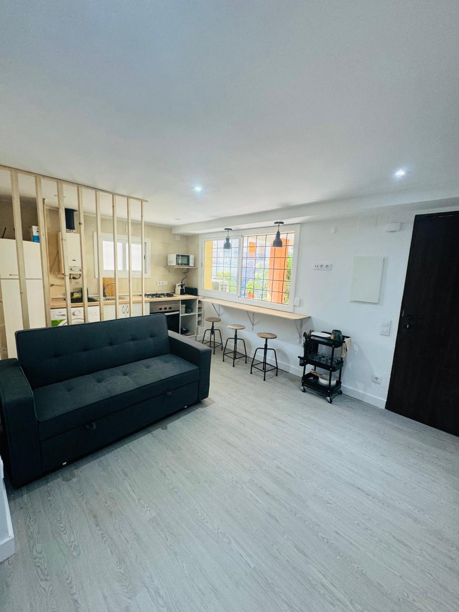 Piso Con Jardin, De Playa Fenals Apartamento
